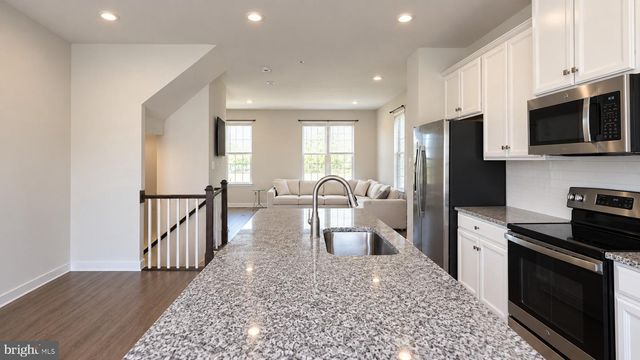 9747 TALL OAKS RD, Montgomery Village, MD 20886