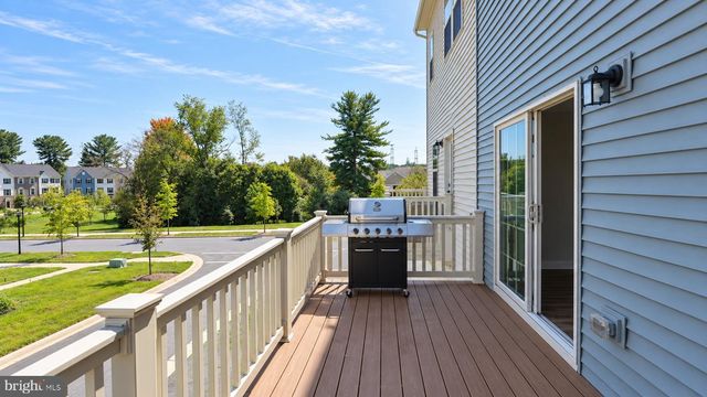 9747 TALL OAKS RD, Montgomery Village, MD 20886