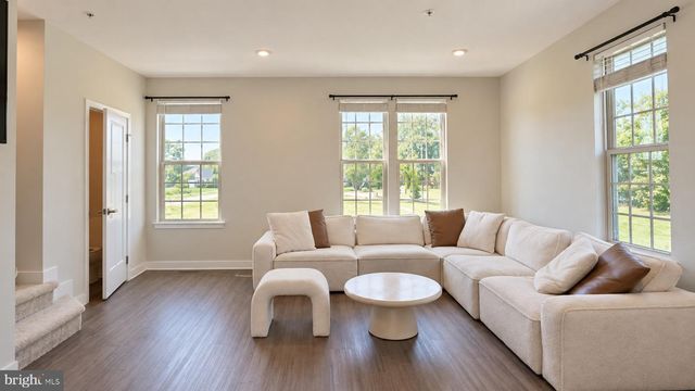 9747 TALL OAKS RD, Montgomery Village, MD 20886