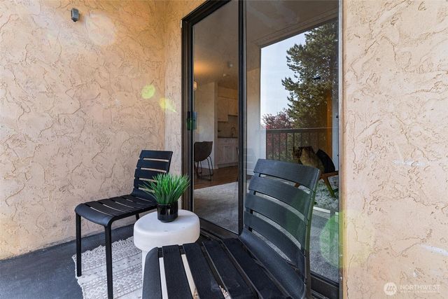 12611 NE 145th Place #H81, Kirkland, WA 98034