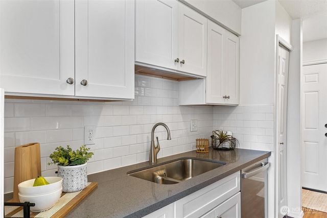 12611 NE 145th Place #H81, Kirkland, WA 98034