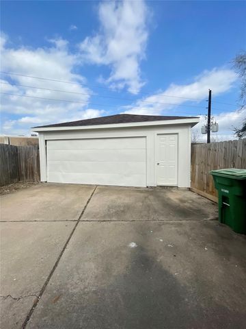 12011 Chessington Drive, Houston, TX 77031