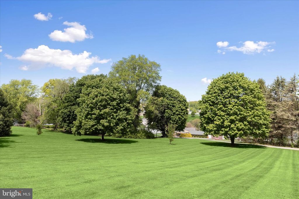 Image 31 of property listing at 3325 MAPLE GROVE RD, Manchester, MD 21102
