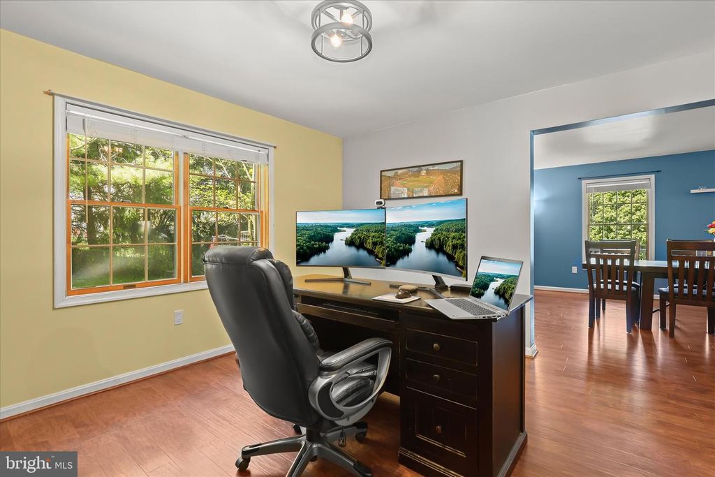 Image 5 of property listing at 3325 MAPLE GROVE RD, Manchester, MD 21102