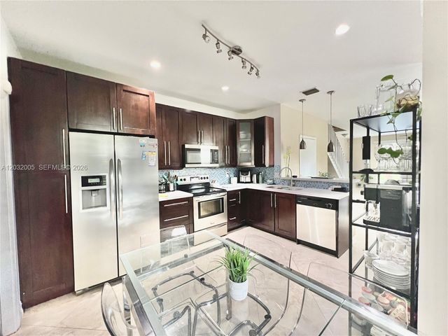 2176 Salerno Cir, Weston, FL 33327