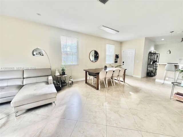 2176 Salerno Cir, Weston, FL 33327