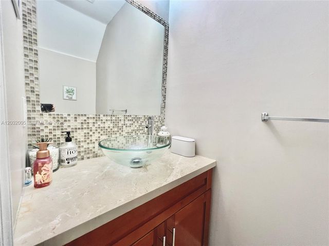 2176 Salerno Cir, Weston, FL 33327