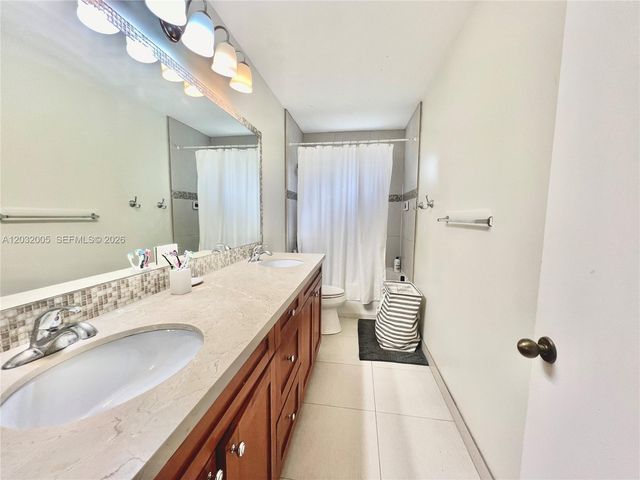 2176 Salerno Cir, Weston, FL 33327