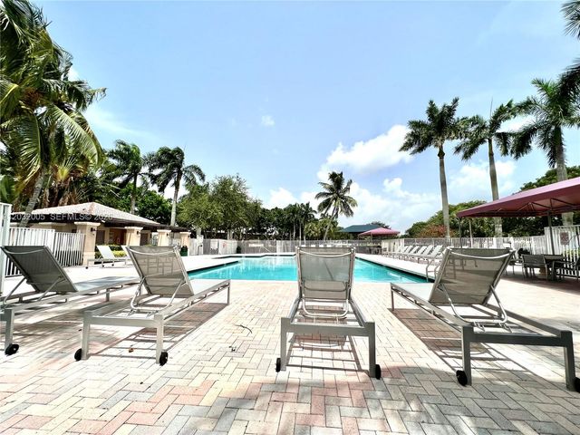 2176 Salerno Cir, Weston, FL 33327