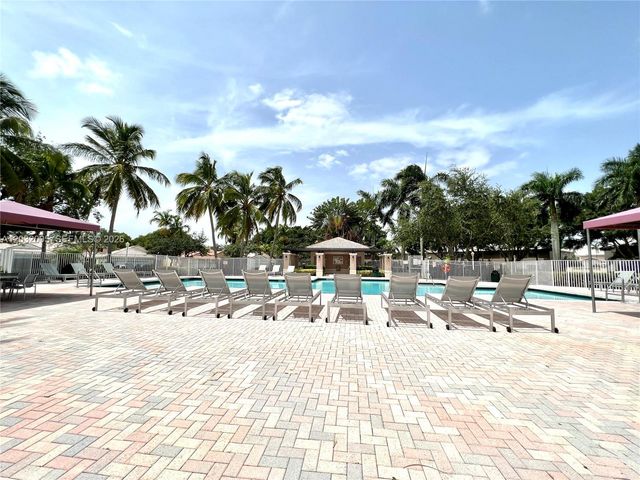 2176 Salerno Cir, Weston, FL 33327