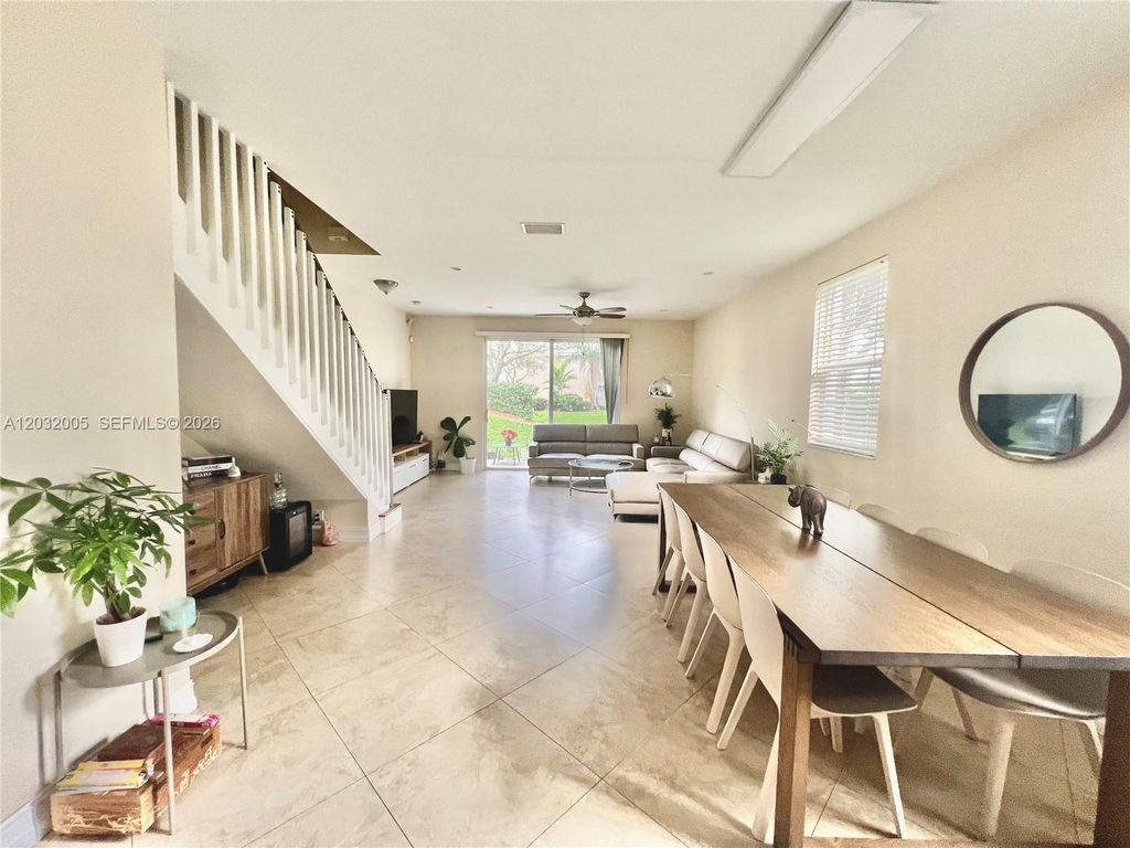 2176 Salerno Cir, Weston, FL 33327
