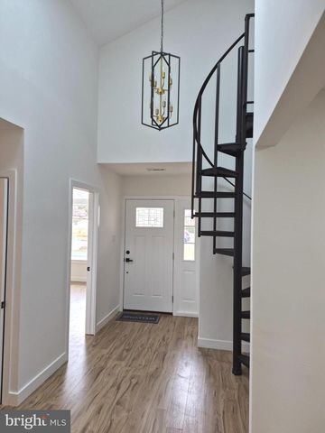 4 STEWER LN, Perkasie, PA 18944