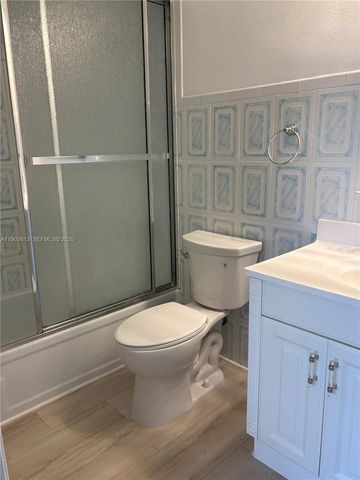 4700 NW 35th Street 602, Lauderdale Lakes, FL 33319