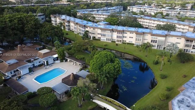 4700 NW 35th Street 602, Lauderdale Lakes, FL 33319