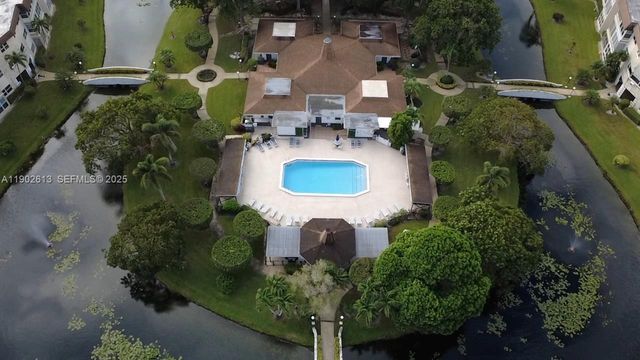 4700 NW 35th Street 602, Lauderdale Lakes, FL 33319