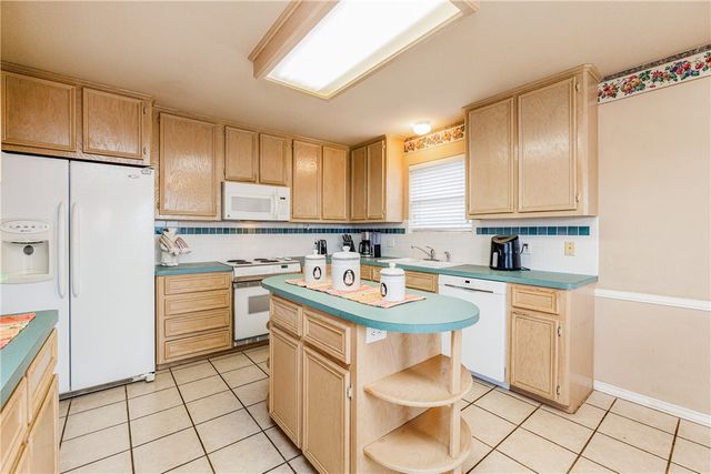 7306 Sun Valley Dr, Corpus Christi, TX 78413
