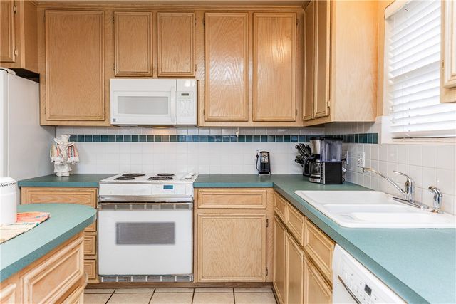7306 Sun Valley Dr, Corpus Christi, TX 78413