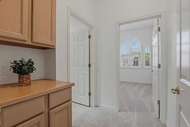 701 Rose Creek Ct, Roseville, CA 95747