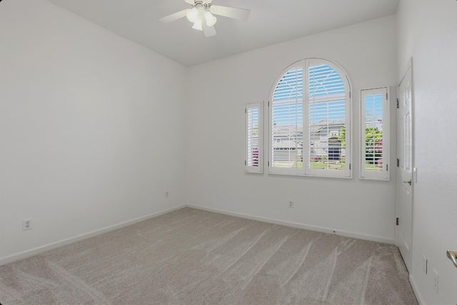 701 Rose Creek Ct, Roseville, CA 95747