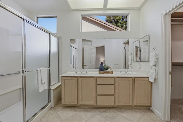 701 Rose Creek Ct, Roseville, CA 95747