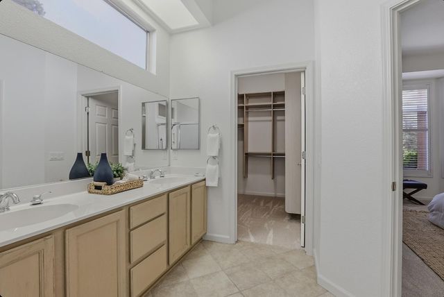 701 Rose Creek Ct, Roseville, CA 95747