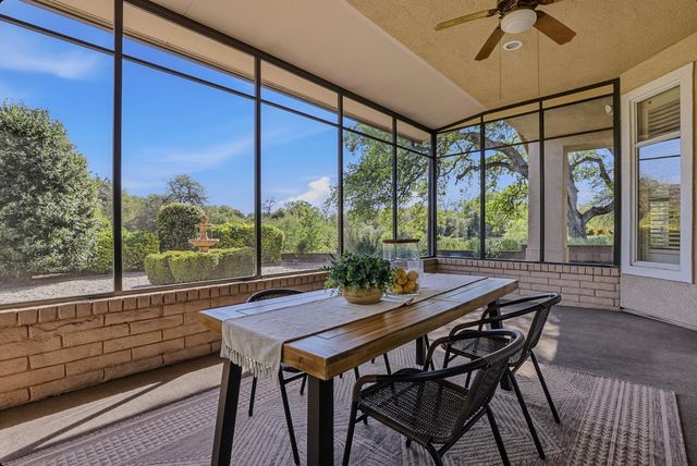 701 Rose Creek Ct, Roseville, CA 95747