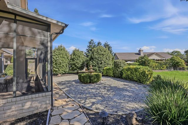 701 Rose Creek Ct, Roseville, CA 95747