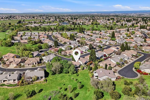 701 Rose Creek Ct, Roseville, CA 95747