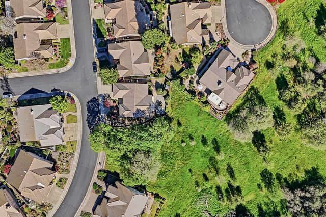 701 Rose Creek Ct, Roseville, CA 95747