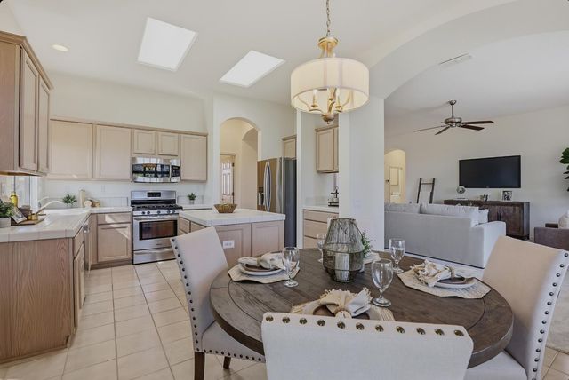 701 Rose Creek Ct, Roseville, CA 95747