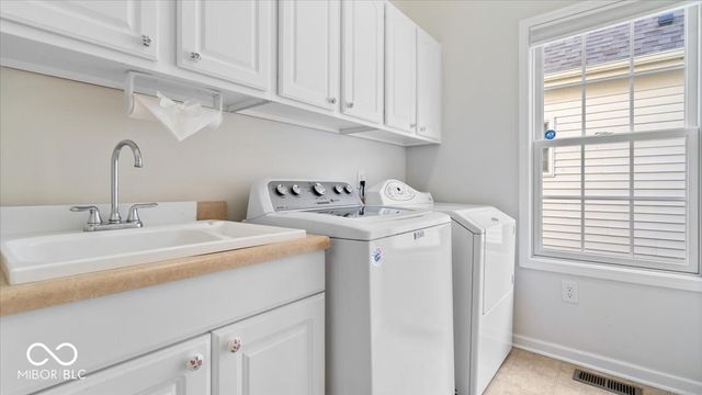 1307 Somerville Drive, Westfield, IN 46074
