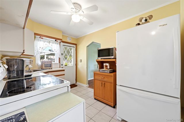 305 W Nicholai Street, Hicksville, NY 11801
