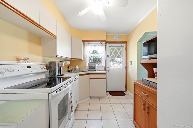 305 W Nicholai Street, Hicksville, NY 11801