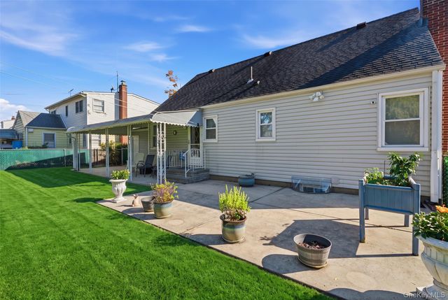 305 W Nicholai Street, Hicksville, NY 11801