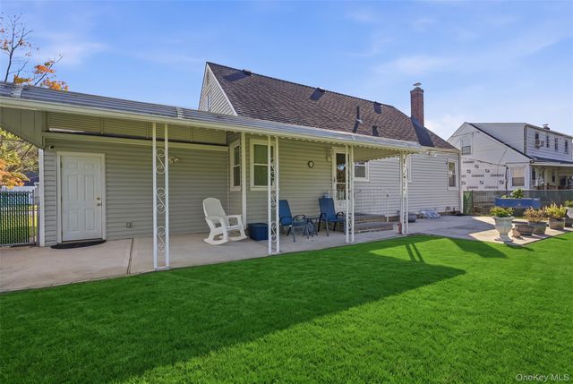 305 W Nicholai Street, Hicksville, NY 11801