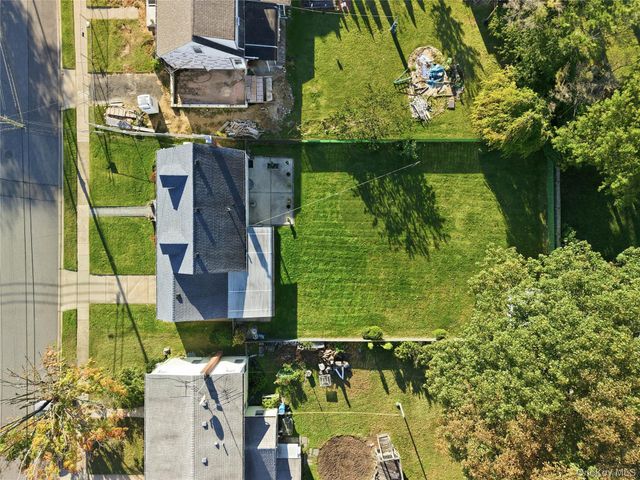 305 W Nicholai Street, Hicksville, NY 11801