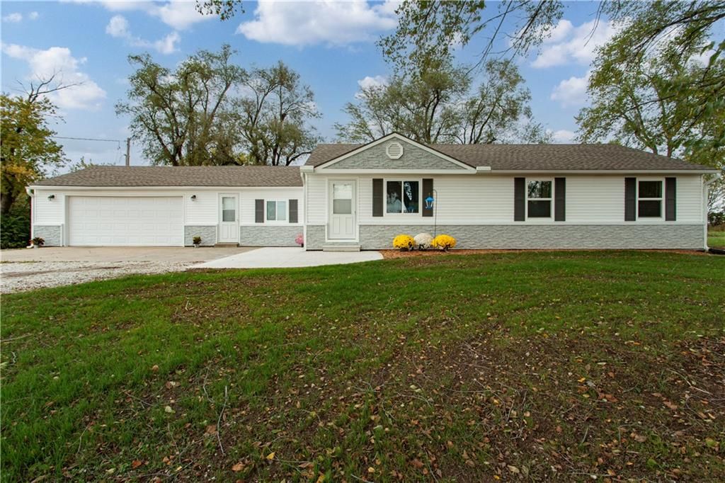 730 E Cambridge Road, Belton, MO 64012