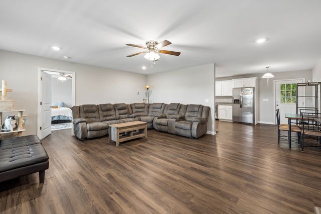 377 Rawls Creek Rd, Gordonsville, TN 38563