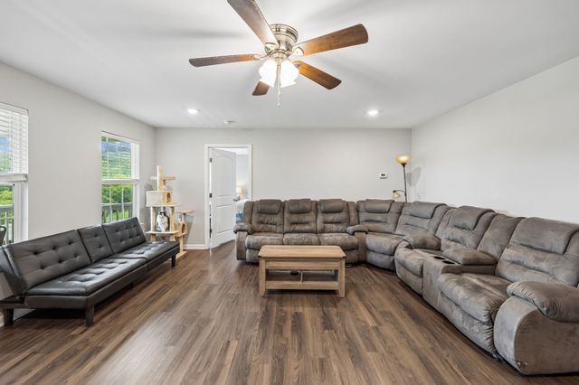 377 Rawls Creek Rd, Gordonsville, TN 38563