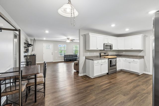 377 Rawls Creek Rd, Gordonsville, TN 38563