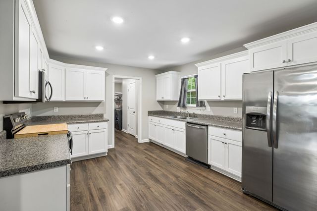 377 Rawls Creek Rd, Gordonsville, TN 38563