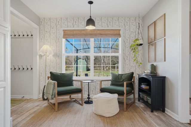 1011 Adam Ct, Cottontown, TN 37048