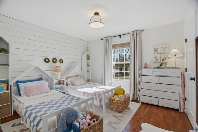 1011 Adam Ct, Cottontown, TN 37048