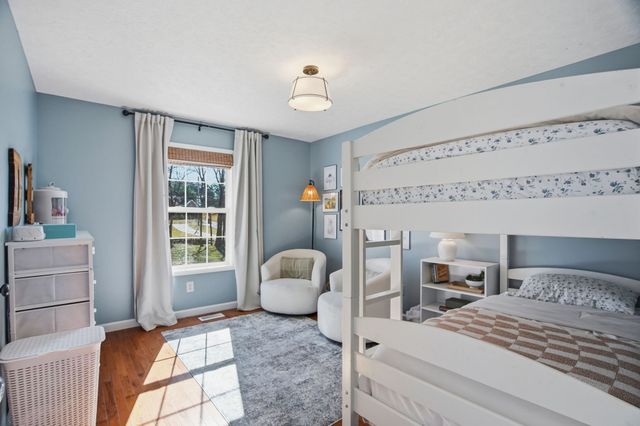 1011 Adam Ct, Cottontown, TN 37048