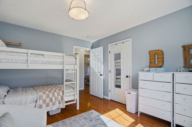 1011 Adam Ct, Cottontown, TN 37048