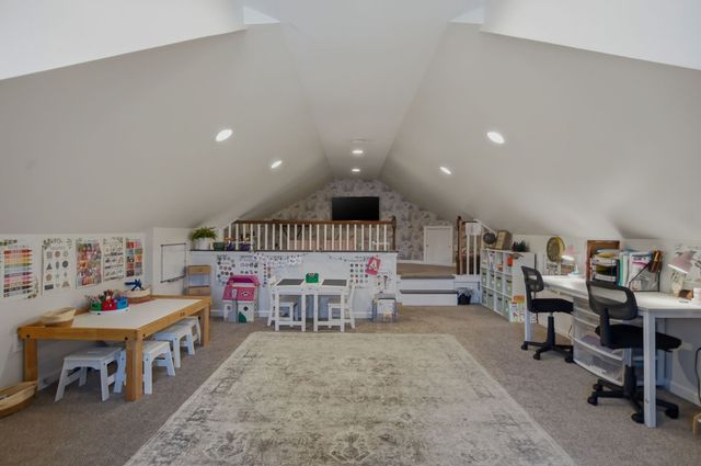 1011 Adam Ct, Cottontown, TN 37048