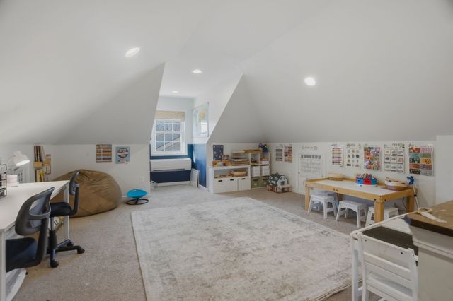 1011 Adam Ct, Cottontown, TN 37048