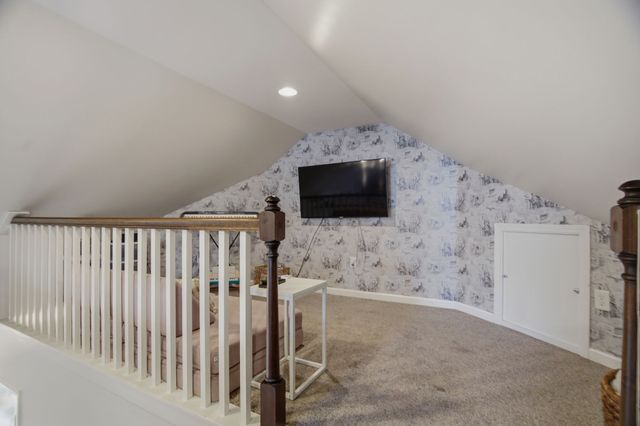 1011 Adam Ct, Cottontown, TN 37048