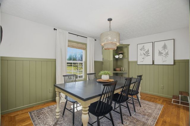 1011 Adam Ct, Cottontown, TN 37048