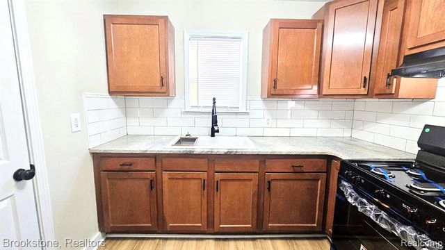 19338 Murray Hill Street, Detroit, MI 48235